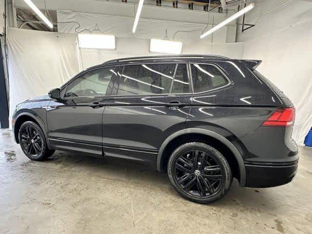 2022 Volkswagen Tiguan SE R-Line Black