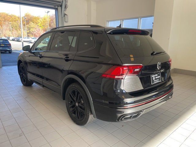 2022 Volkswagen Tiguan SE R-Line Black