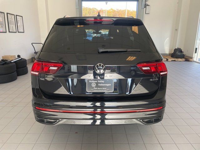 2022 Volkswagen Tiguan SE R-Line Black