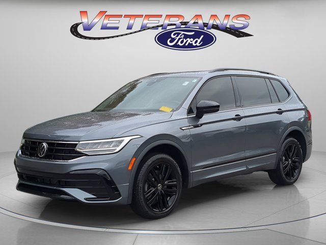 2022 Volkswagen Tiguan SE R-Line Black