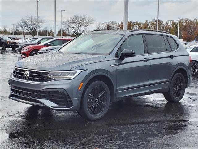 2022 Volkswagen Tiguan SE R-Line Black