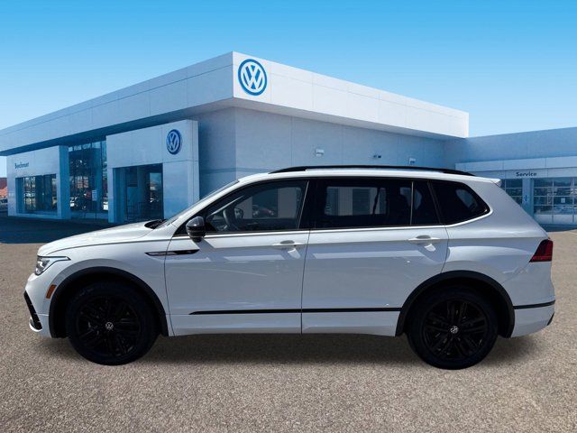 2022 Volkswagen Tiguan SE R-Line Black