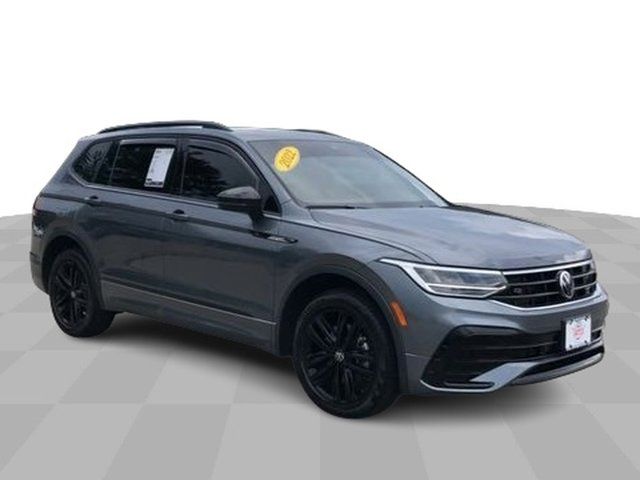 2022 Volkswagen Tiguan SE R-Line Black