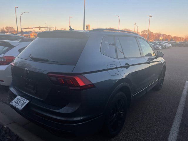 2022 Volkswagen Tiguan SE R-Line Black