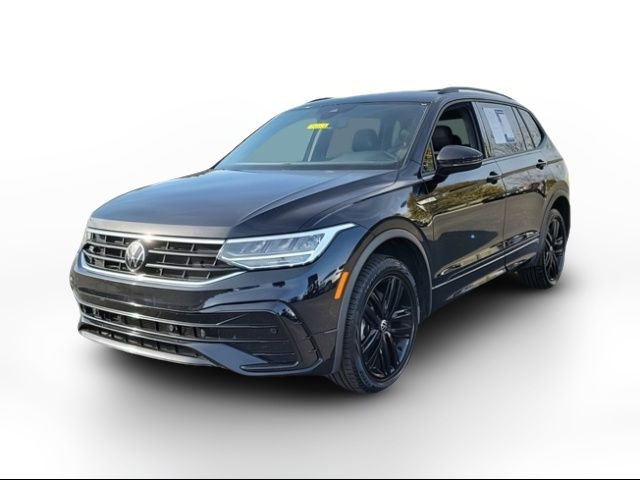 2022 Volkswagen Tiguan SE R-Line Black