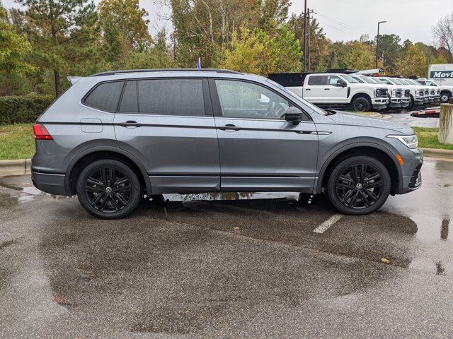 2022 Volkswagen Tiguan SE R-Line Black