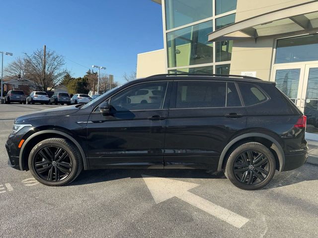 2022 Volkswagen Tiguan SE R-Line Black