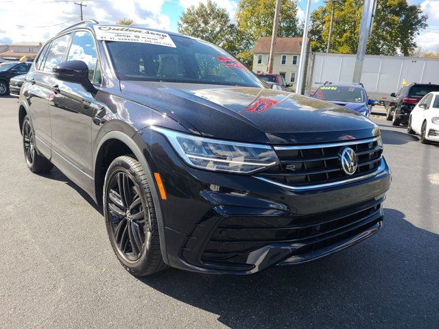 2022 Volkswagen Tiguan SE R-Line Black