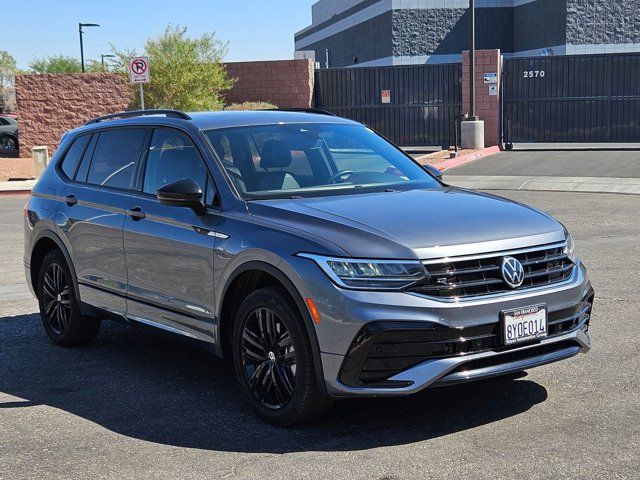 2022 Volkswagen Tiguan SE R-Line Black