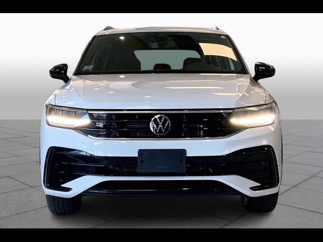 2022 Volkswagen Tiguan SE R-Line Black