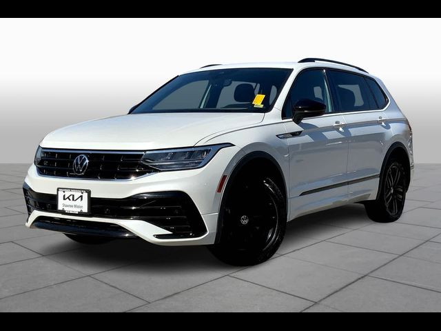 2022 Volkswagen Tiguan SE R-Line Black