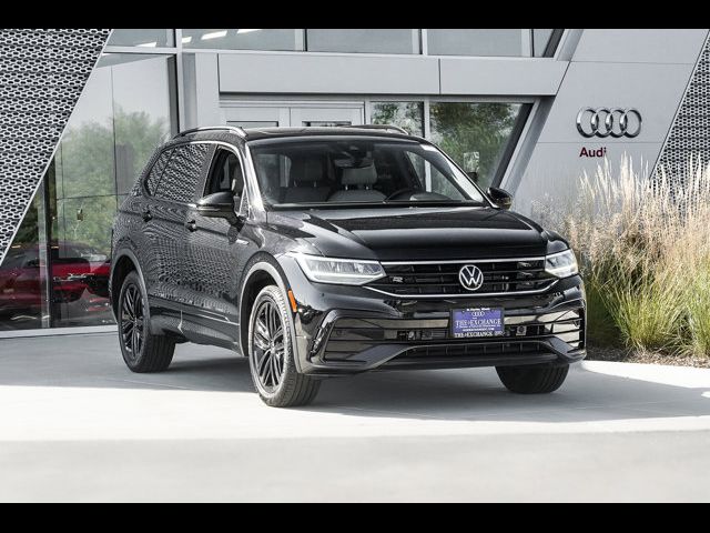 2022 Volkswagen Tiguan SE R-Line Black