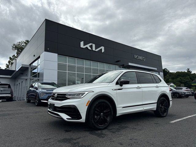 2022 Volkswagen Tiguan SE R-Line Black