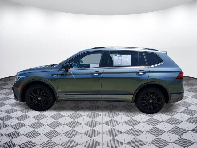 2022 Volkswagen Tiguan SE R-Line Black
