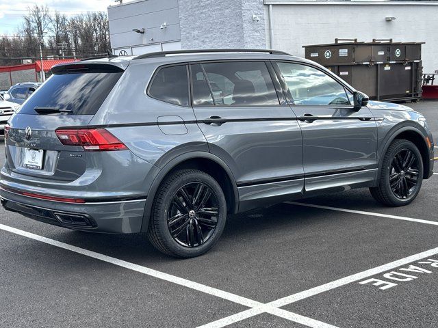 2022 Volkswagen Tiguan SE R-Line Black