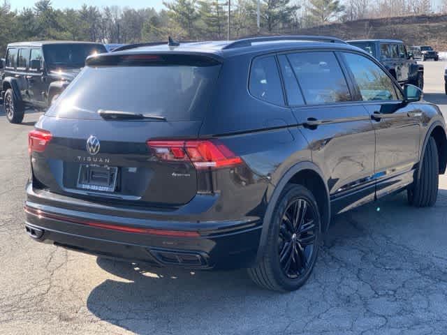 2022 Volkswagen Tiguan SE R-Line Black