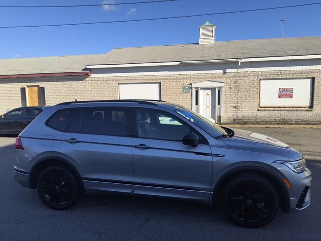 2022 Volkswagen Tiguan SE R-Line Black