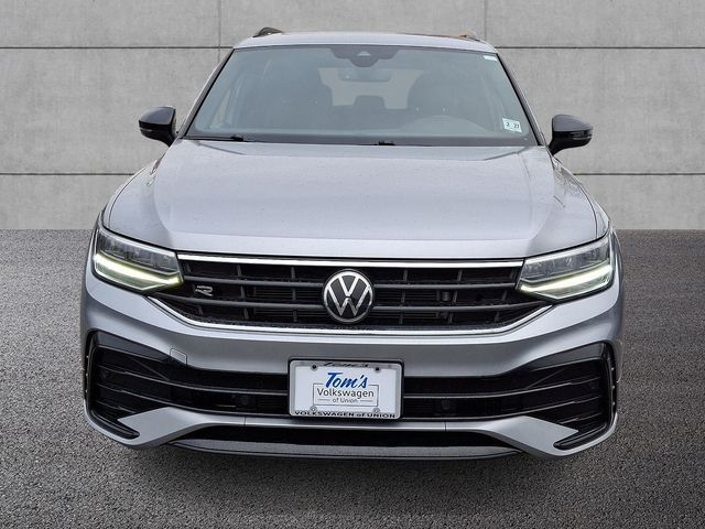 2022 Volkswagen Tiguan SE R-Line Black