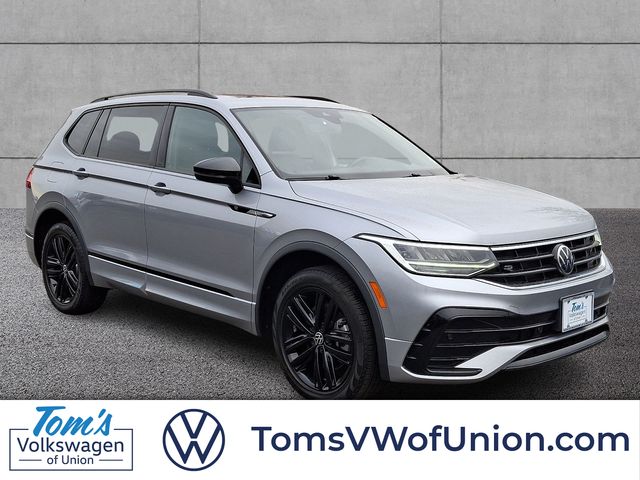 2022 Volkswagen Tiguan SE R-Line Black