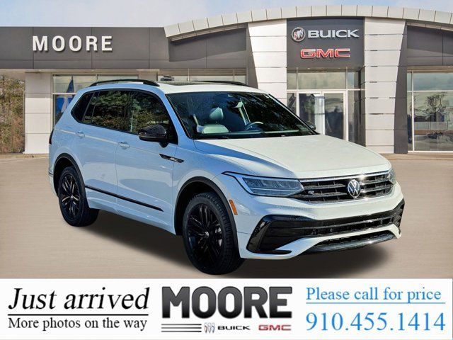 2022 Volkswagen Tiguan SE R-Line Black