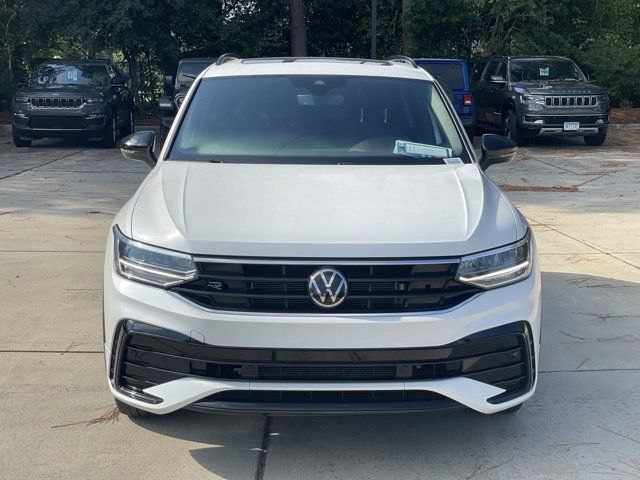 2022 Volkswagen Tiguan SE R-Line Black