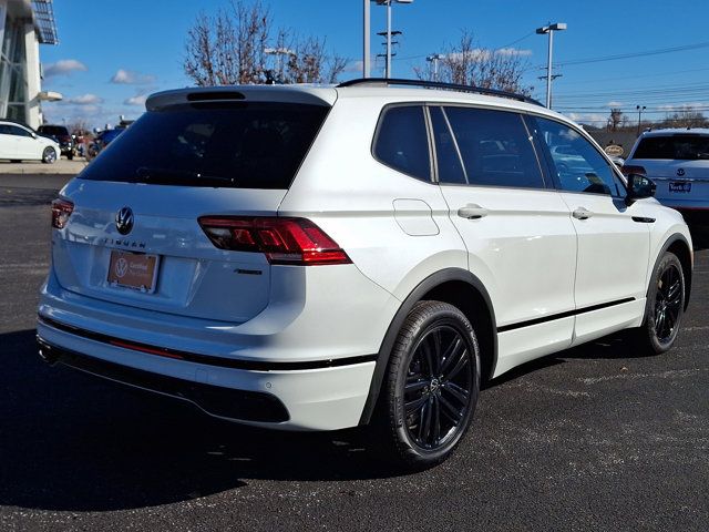 2022 Volkswagen Tiguan SE R-Line Black