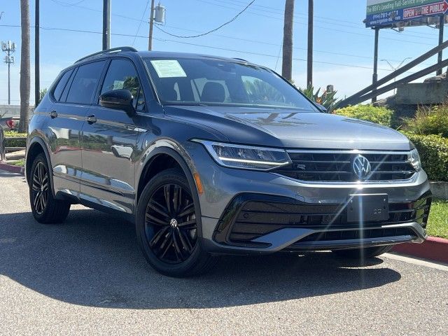 2022 Volkswagen Tiguan SE R-Line Black