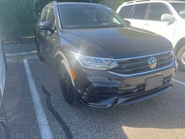 2022 Volkswagen Tiguan SE R-Line Black