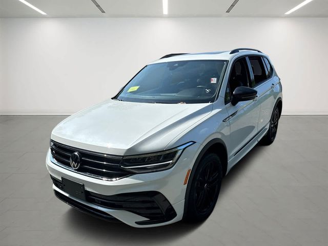 2022 Volkswagen Tiguan SE R-Line Black