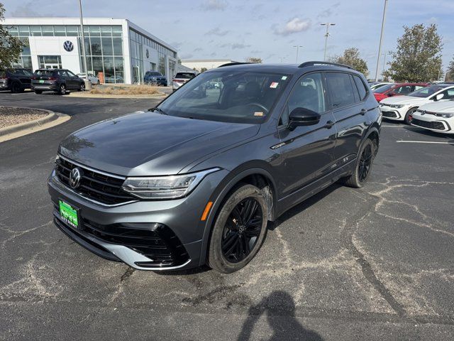 2022 Volkswagen Tiguan SE R-Line Black