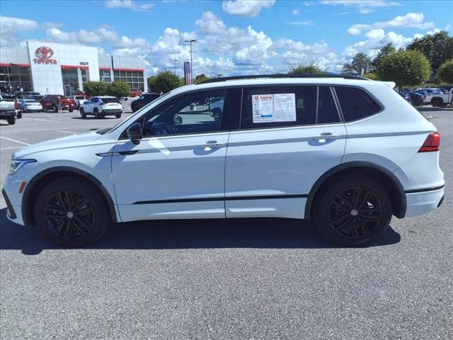 2022 Volkswagen Tiguan SE R-Line Black