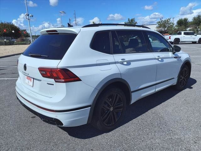 2022 Volkswagen Tiguan SE R-Line Black