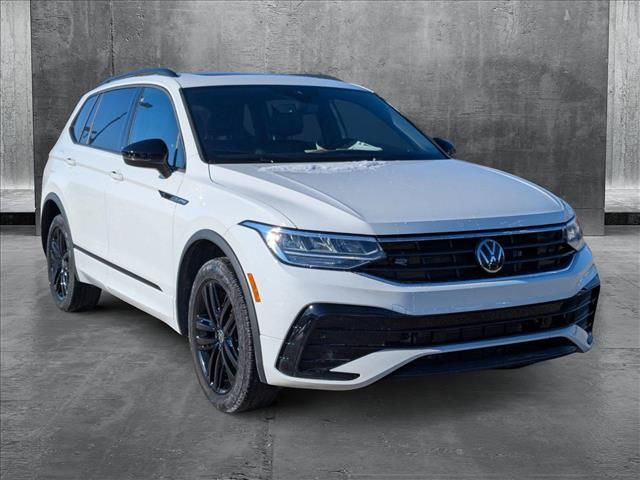 2022 Volkswagen Tiguan SE R-Line Black