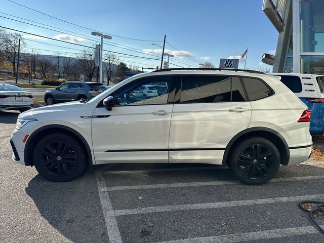 2022 Volkswagen Tiguan SE R-Line Black