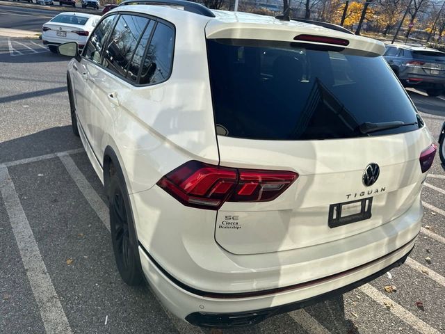 2022 Volkswagen Tiguan SE R-Line Black