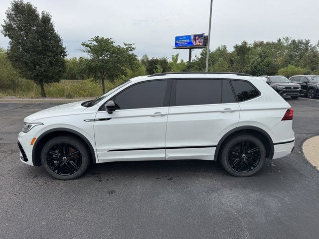 2022 Volkswagen Tiguan SE R-Line Black