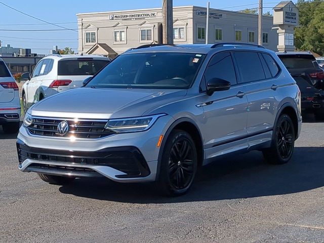 2022 Volkswagen Tiguan SE R-Line Black