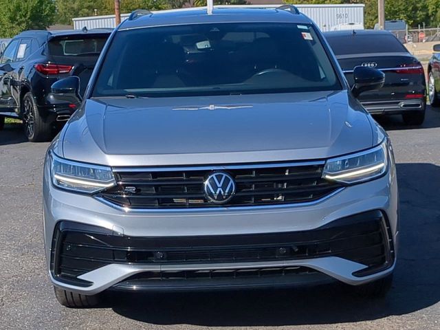 2022 Volkswagen Tiguan SE R-Line Black