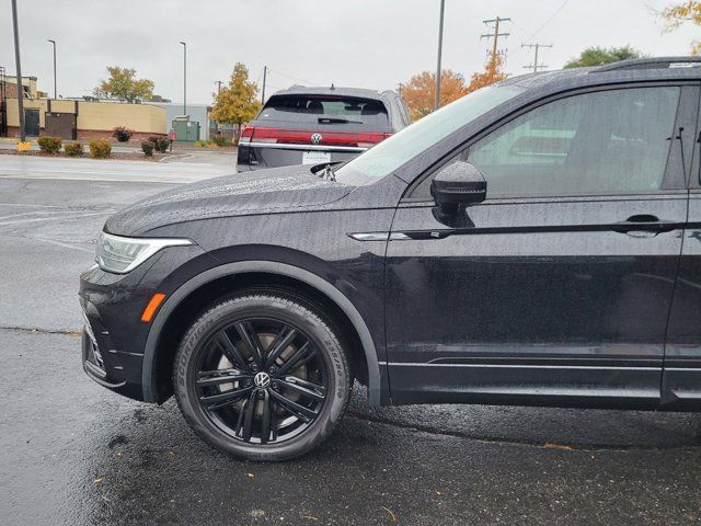 2022 Volkswagen Tiguan SE R-Line Black