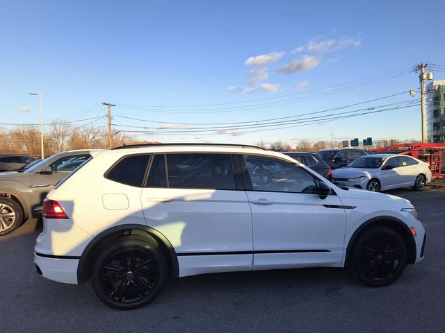 2022 Volkswagen Tiguan SE R-Line Black