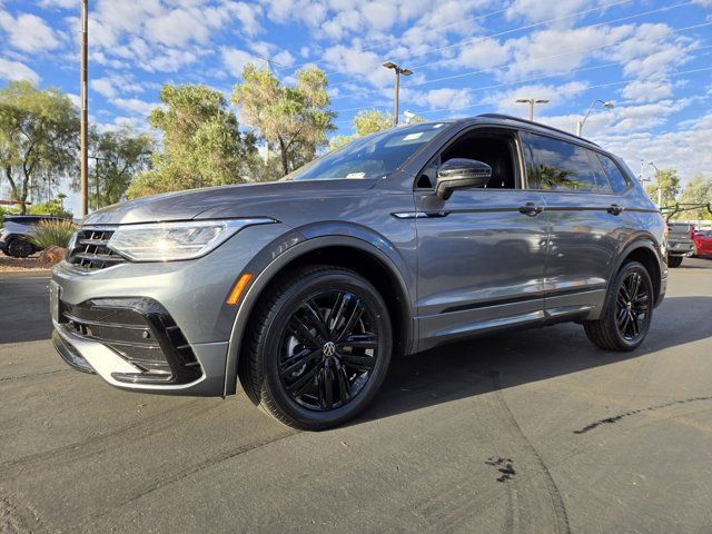 2022 Volkswagen Tiguan SE R-Line Black