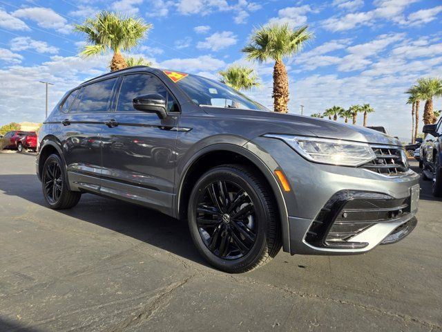 2022 Volkswagen Tiguan SE R-Line Black