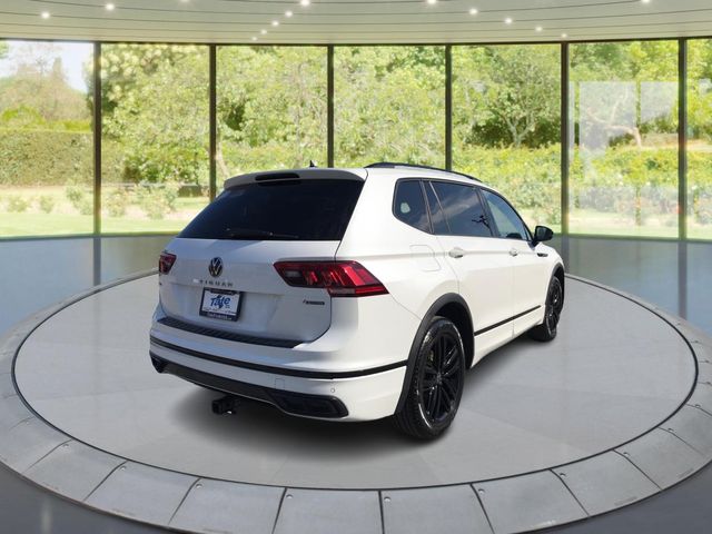 2022 Volkswagen Tiguan SE R-Line Black