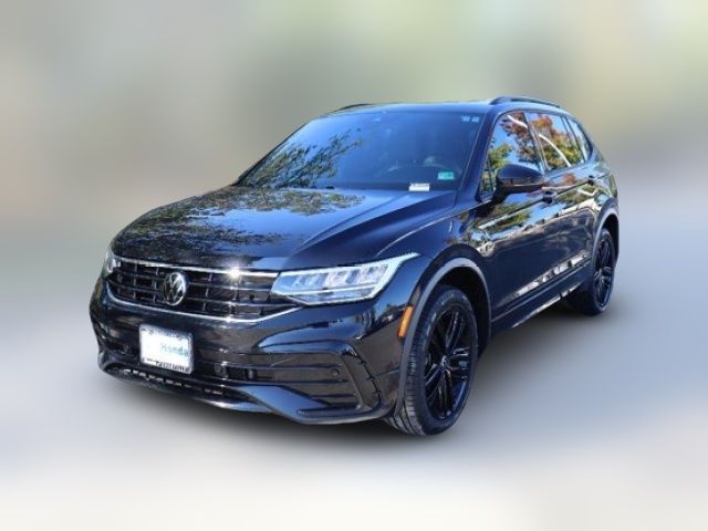 2022 Volkswagen Tiguan SE R-Line Black