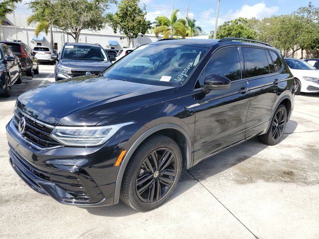 2022 Volkswagen Tiguan SE R-Line Black