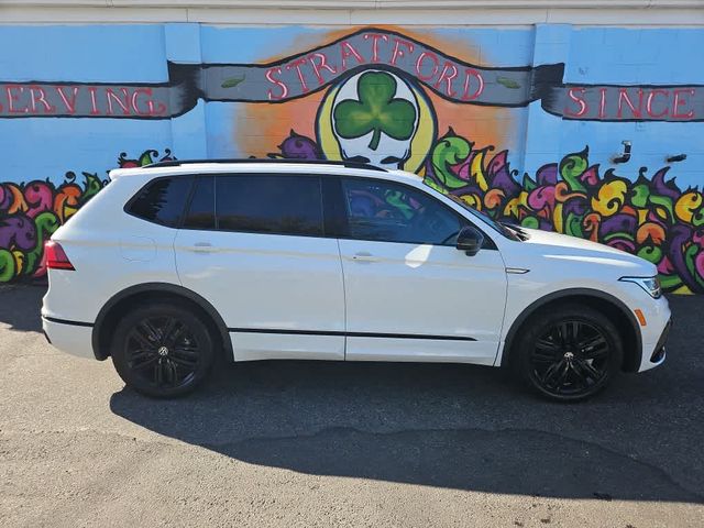 2022 Volkswagen Tiguan SE R-Line Black