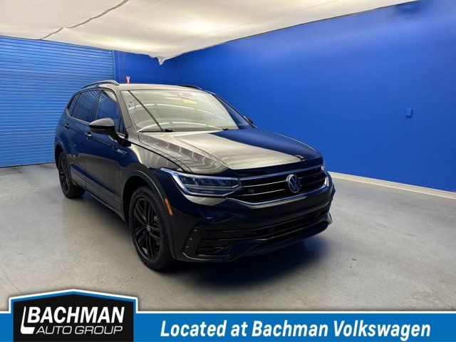 2022 Volkswagen Tiguan SE R-Line Black