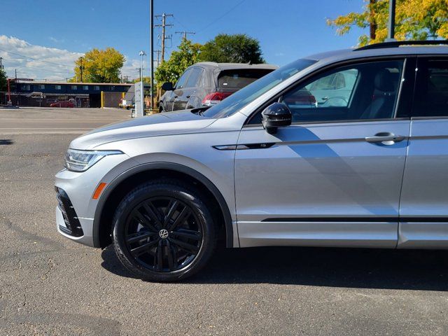 2022 Volkswagen Tiguan SE R-Line Black