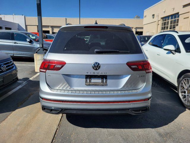 2022 Volkswagen Tiguan SE R-Line Black