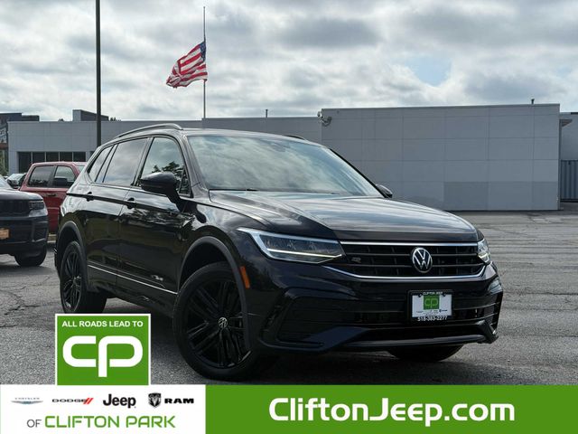 2022 Volkswagen Tiguan SE R-Line Black